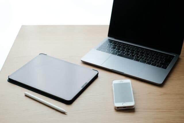 iPhoneだけじゃなかった大幅値上げ　アップルの「布」も驚き価格に