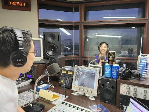 「景色が見える音楽を」をテーマに、曲を作るナミヒラさん