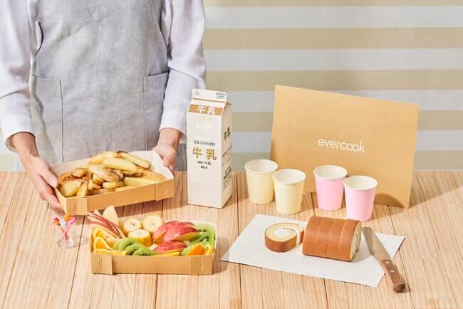 「牛乳パック屋さんと作ったペーパーまな板」　家庭の知恵を商品化