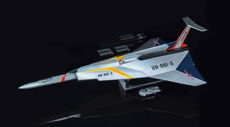 ウルトラセブンに登場する戦闘機　「ウルトラホーク1号」を組み立てる