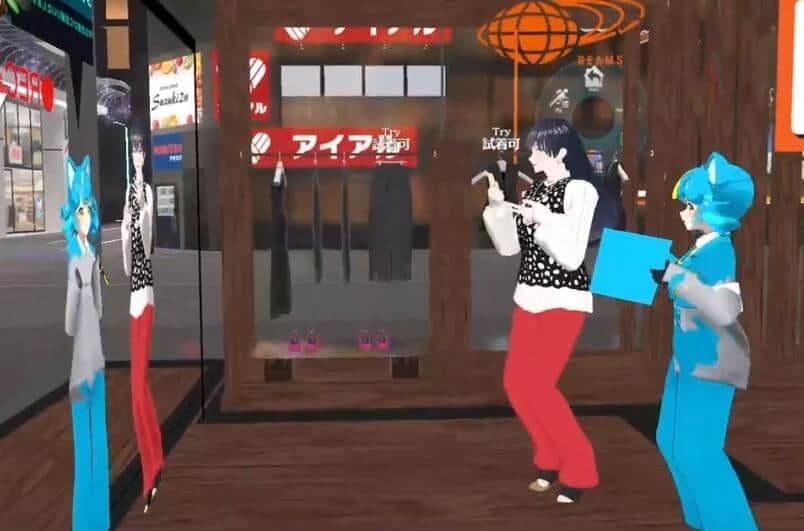 スリーブレスジャケットやロングスカートなどを自由に試着でき、ショップ内の鏡（写真左）に写して見られる