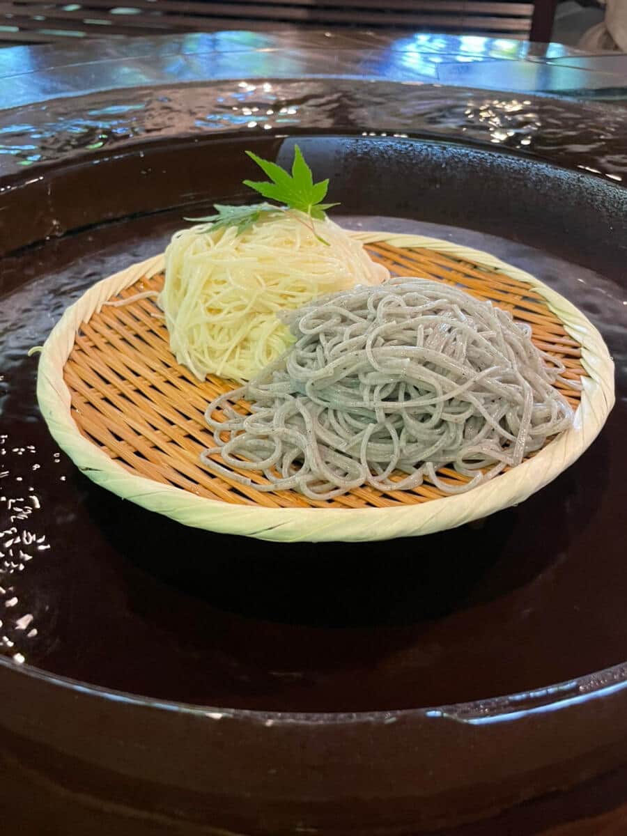 セテラの「島原手延べ 黒ごまそうめん」
