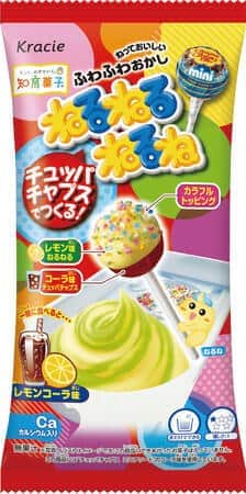 チュッパチャプスがスプーン代わり　「ねるねるねるね　レモンコーラ」