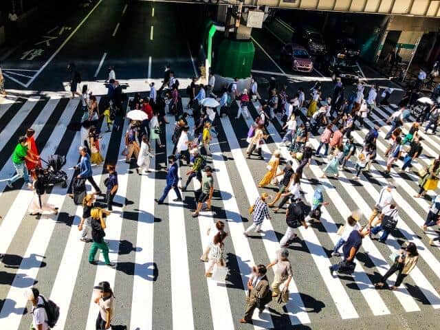 コロナ「無症状なら買い出しOK」の是非　厚労省調査は「感染性低い」とするが