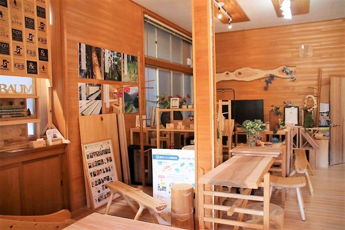 木の良い香りで満たされている、西川材ショールーム