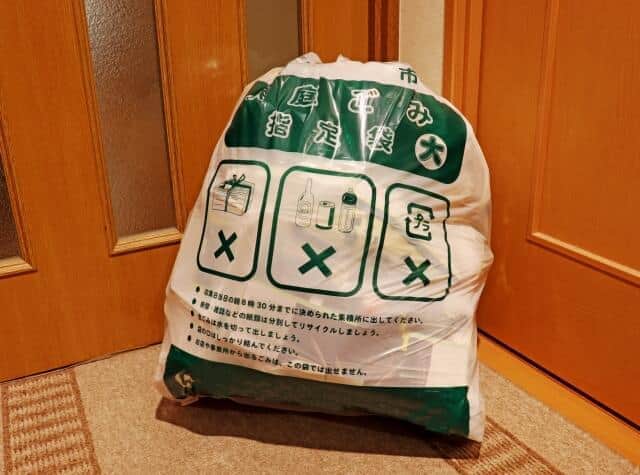 有料の「指定ごみ袋」あちこちで品薄　「代用品」の使用認める自治体も