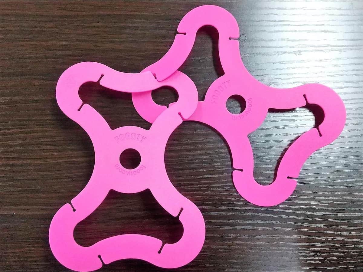 切れ込みが多いので、組み合わせる場所や向きに注意（J-CASTトレンド編集部撮影）