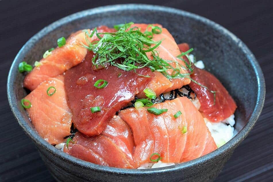 豊洲市場のサステナブルな取り組み　マグロの端材使った「まかない丼」