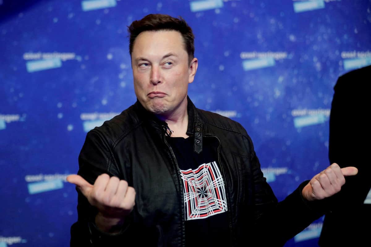 イーロン・マスク氏ツイッターに夢中だけど　「本業」テスラが結構ヤバい