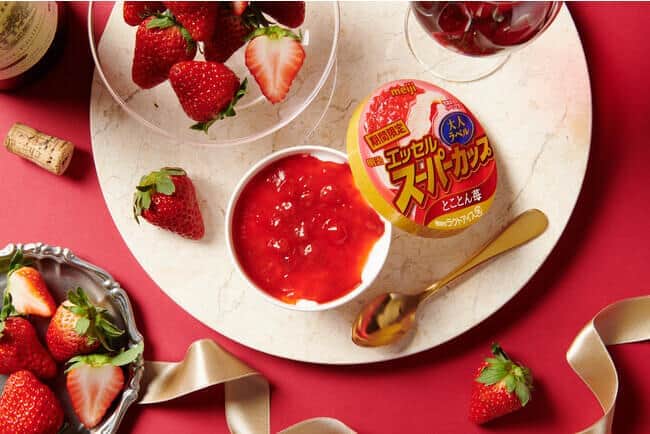 「エッセル スーパーカップ」初の大人向けアイス　明治「とことんショコラ／苺」