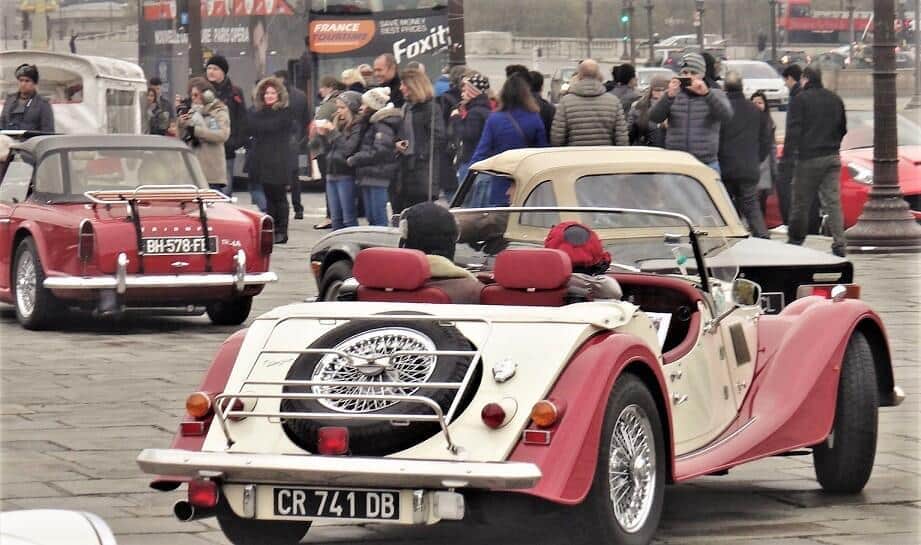 高齢者と免許　五木寛之さんが選んだ「運転できるが、しない」