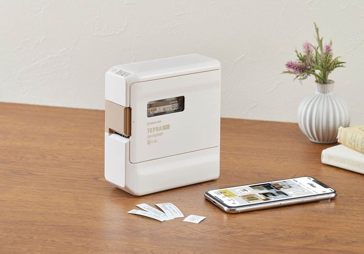 アプリで操作するスマホ専用「テプラ PRO」 キングジムから低価格モデル