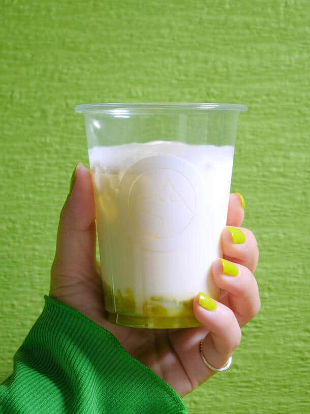 ハチ公生誕100年を記念して、「ハチ」にちなんだ8日発売