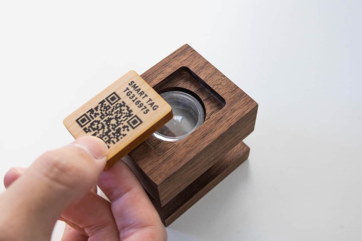 墓台と墓標は天然木製で、火葬もできる