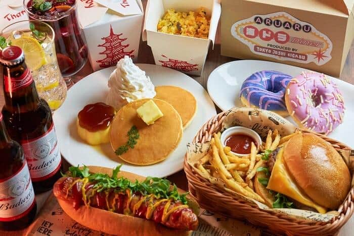 海外ドラマをテーマにしたカフェ　ドラマでよく見る「あるある」メニュー並ぶ