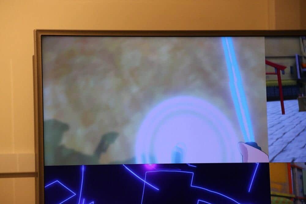 左手で「螺旋丸（らせんがん）」を放ち、右手では「チャクラ刀」を振る