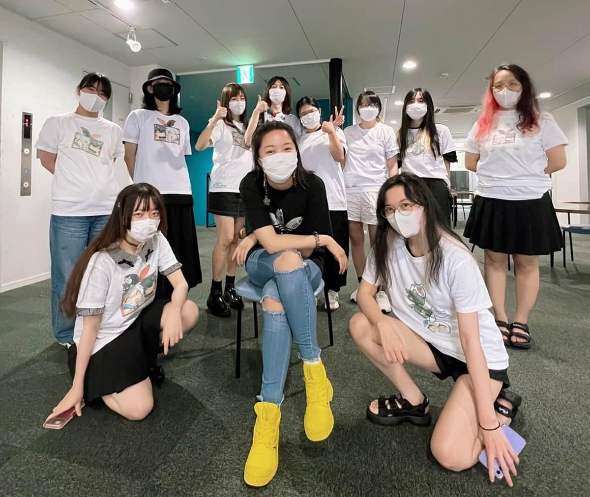 ゼミのグッズ作り体験授業―Tシャツ回の記念撮影