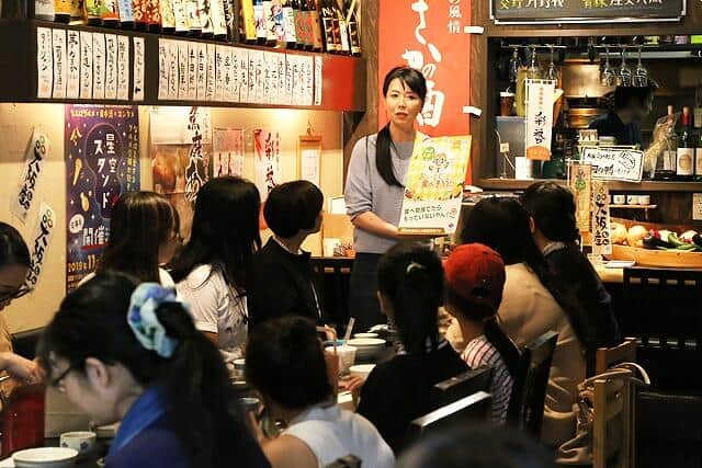 間引かれたりんごや、規格外のいちごなどを使用