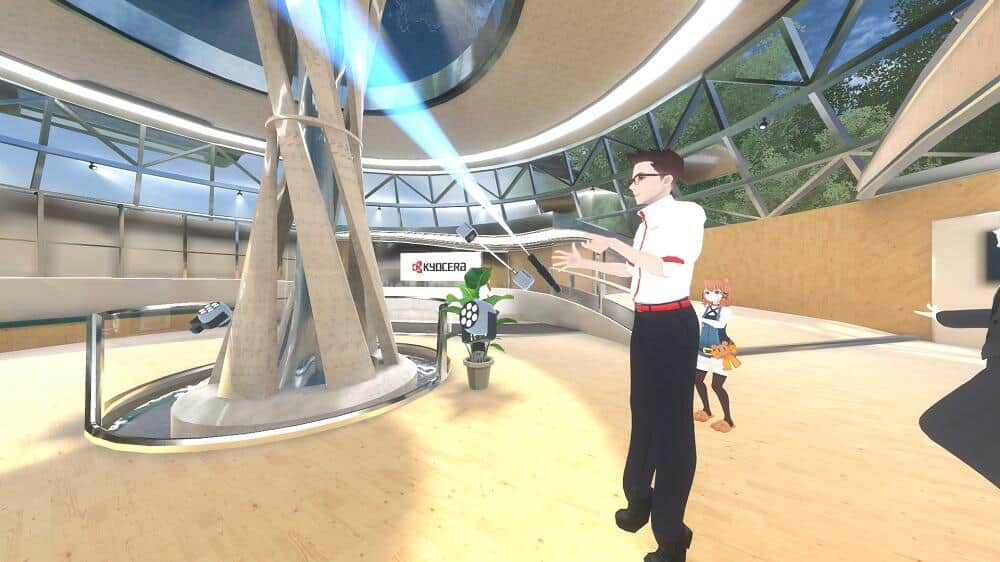 ツアー中、レーザー照明製品や光無線通信技術「Li-Fi」について解説