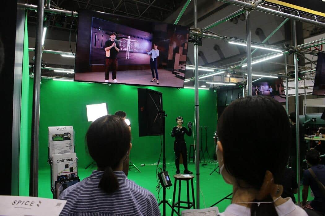 モーションキャプチャーで動きをリアルタイムに反映