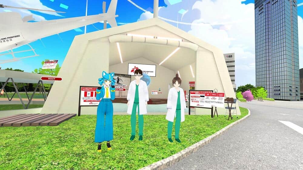 記念写真　左はカスマル、中央は川原崎氏、右は岡田氏