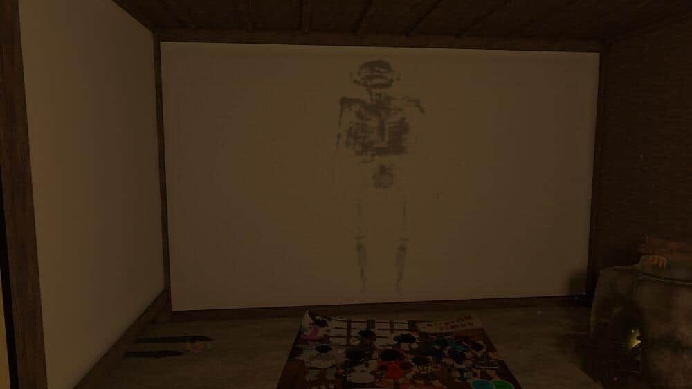 箱を開けた後　1階のポスターは剥がれ人型の染みが