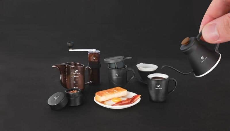 「HARIO」のアウトドア用ブランド　「Zebrang」コーヒーギアがミニフィギュアに