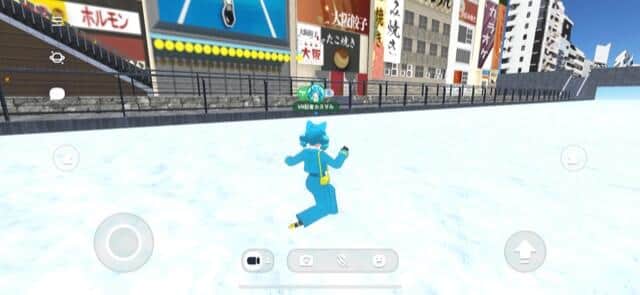 ジャンプして飛び込むと、メイン画像のメッセージが表示される（画像はCluster内、バーチャル大阪から）