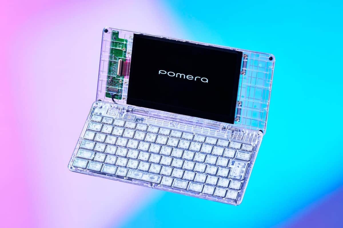 キングジム「ポメラ」スケルトンモデル　生誕15周年記念、200台限定