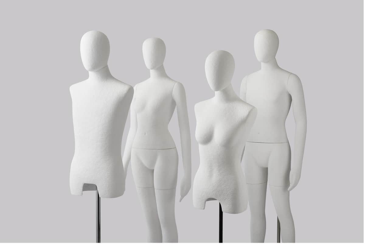 軽量で、廃棄時には土に還る地球に優しいマネキン
