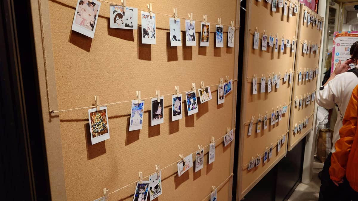 MYアバターチェキウォール。HIKKY担当者によると、「かなり盛況だったため2日目には場所を増設した」という