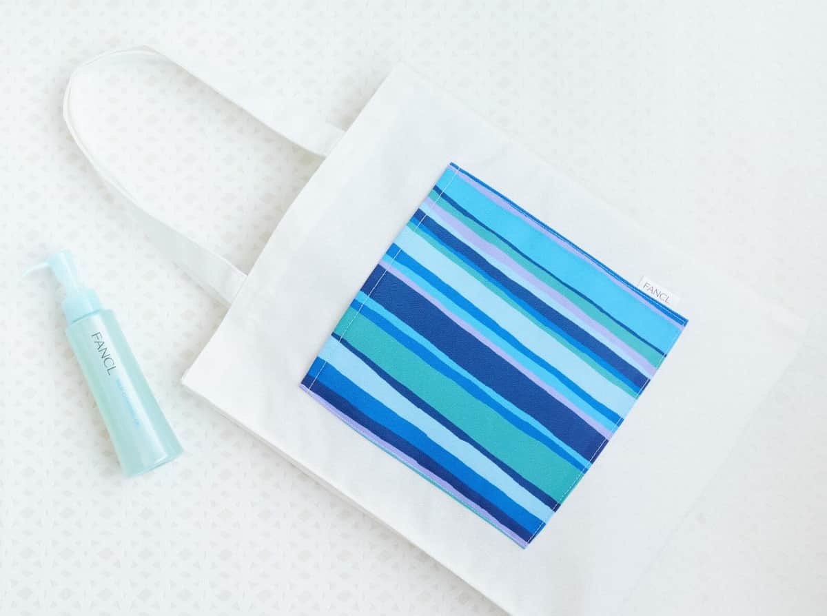 化粧品容器がトートバッグやアクセサリーになった