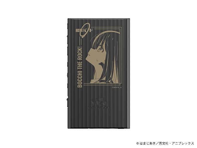 「ぼっち・ざ・ろっく！」デザインの「ウォークマン」　背面に作中シーンを刻印