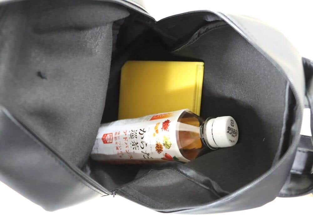 中に結構な量が入る推しバッグ、リボン付リュック