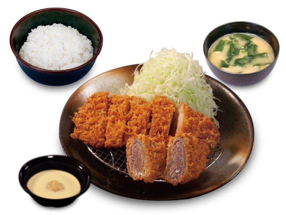 「松のや」の「牛かつ」復活　さわやかな辛味の「レフォールソース」と好相性