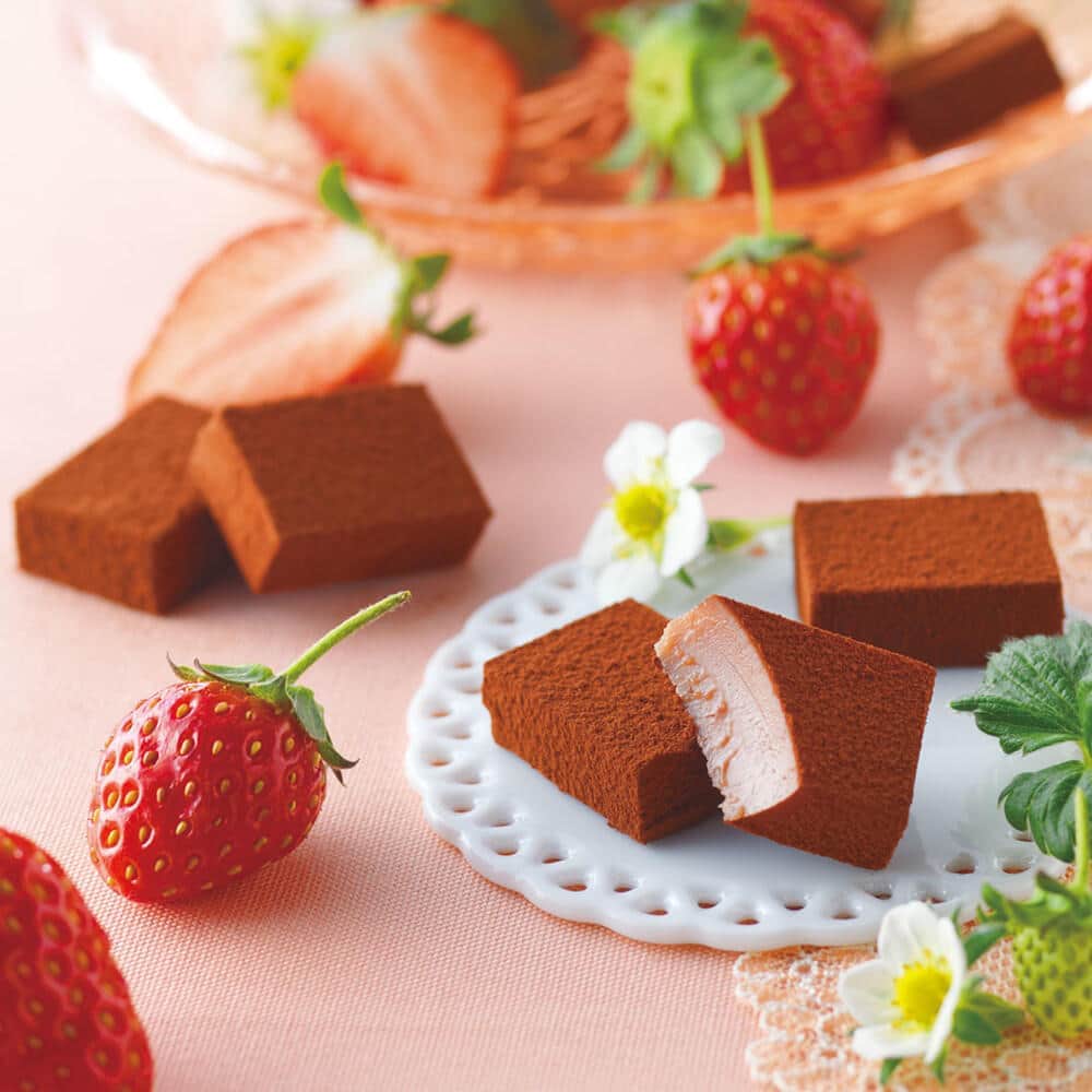ロイズ、期間＆数量限定の「生チョコレート」　ストロベリー＆桜フロマージュ発売
