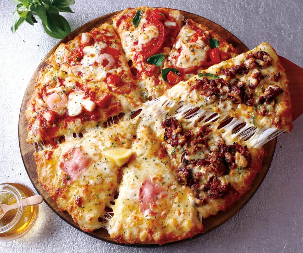 オリジナルデザインのアクリルフィギュアが付属
