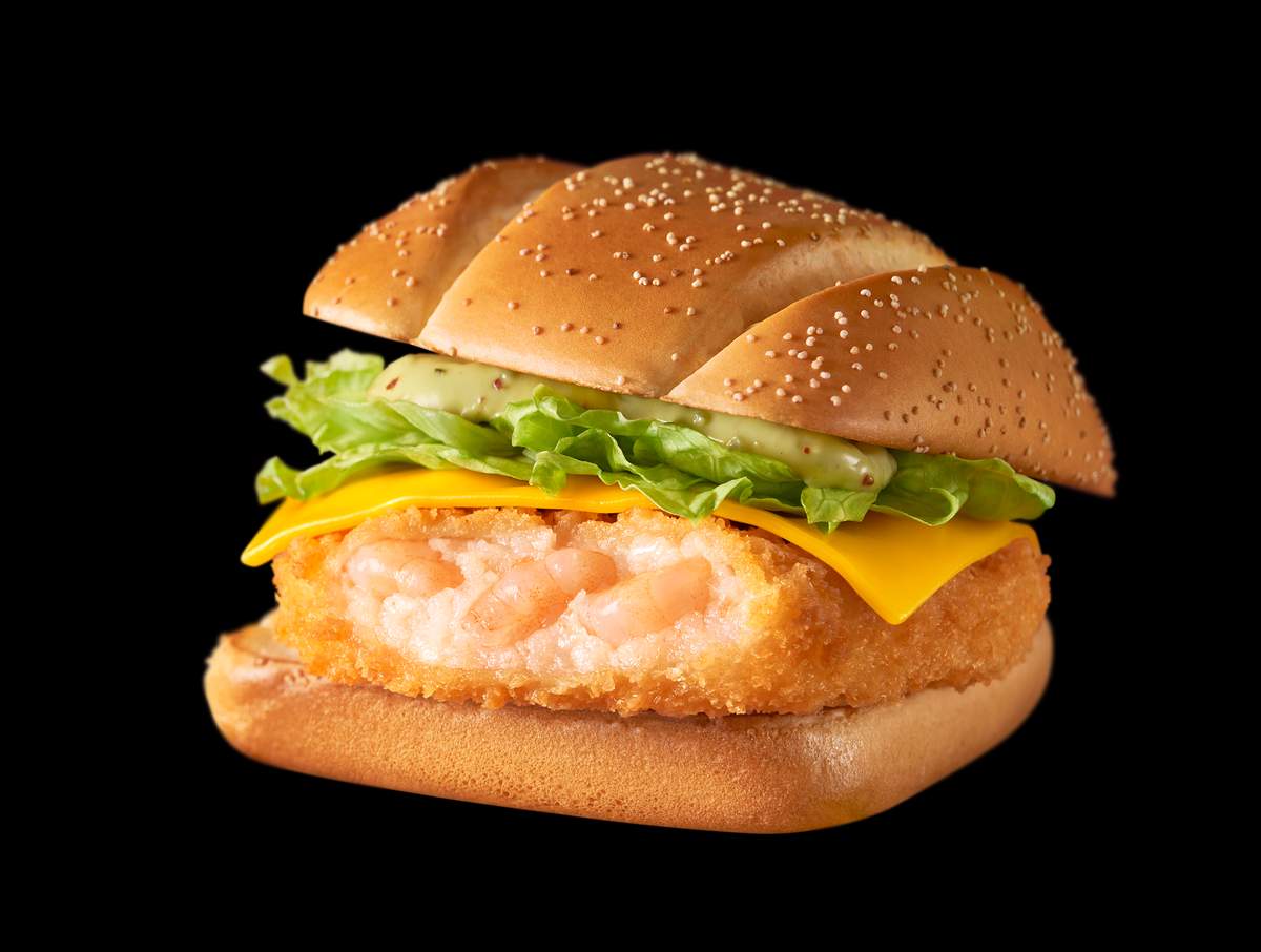 恐竜たちに食らいつけ！？陸海空の恐竜をイメージした3つのメニュー