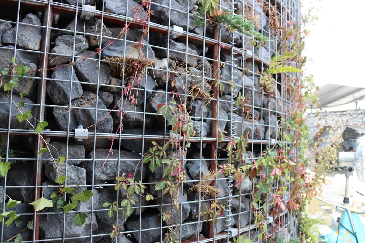 ブースの建物に使われた人口石