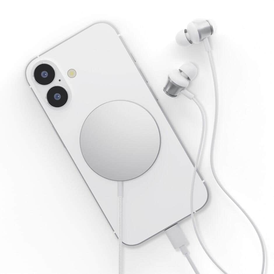 マグネットでピタッと吸着、「ながら充電」もしやすい