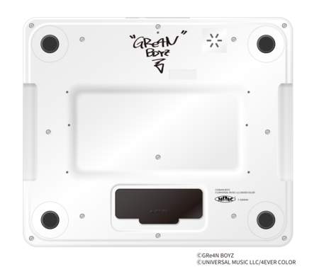 歯科医師としてお口の健康を守ってきた4人が、今度はファンの全身の健康を守る