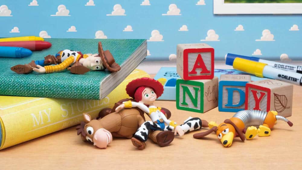 「トイ・ストーリー」作中描かれるシーンを再現できる　カプセルトイフィギュア