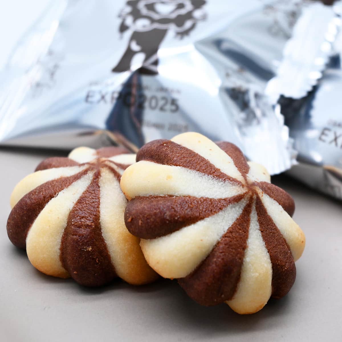 「EXPO2025ミャクミャクぬいぐるみ付きクッキー」