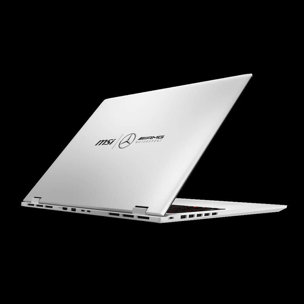 妥協なき両ブランドの個性を落とし込んだ2モデルを用意
