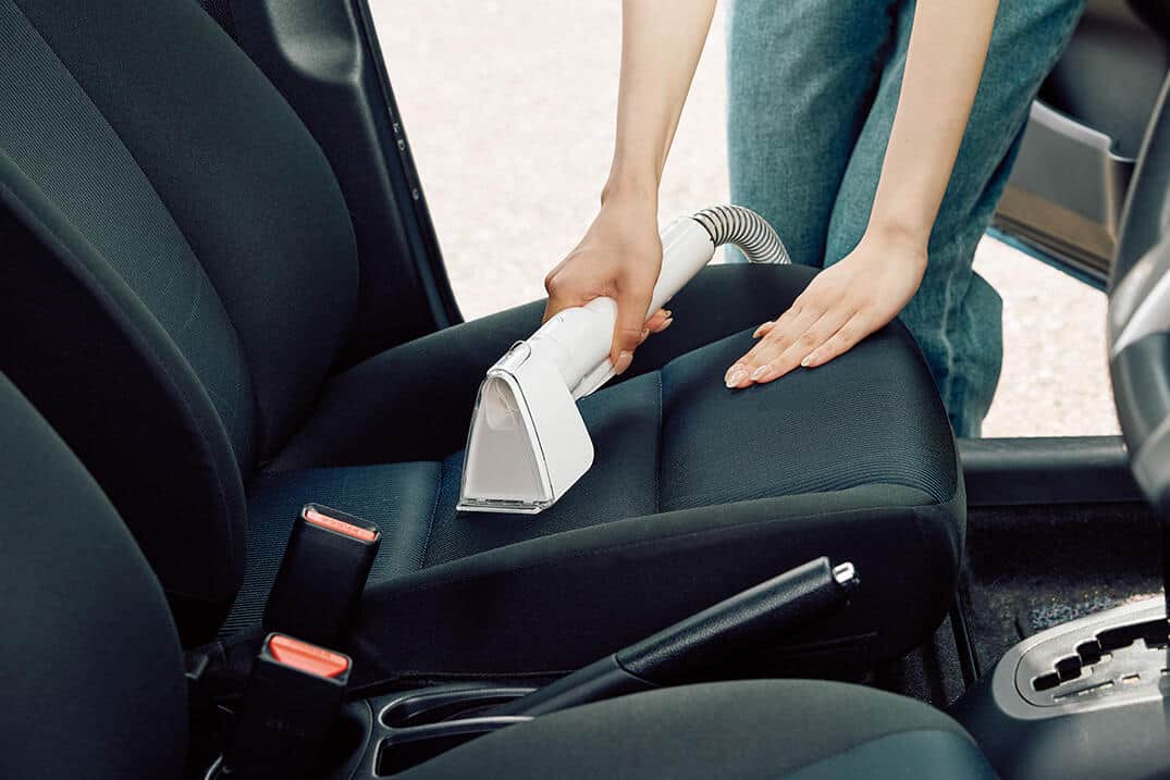 洗濯機に入らない、でも汚れが気になる布製品を手軽に洗浄
