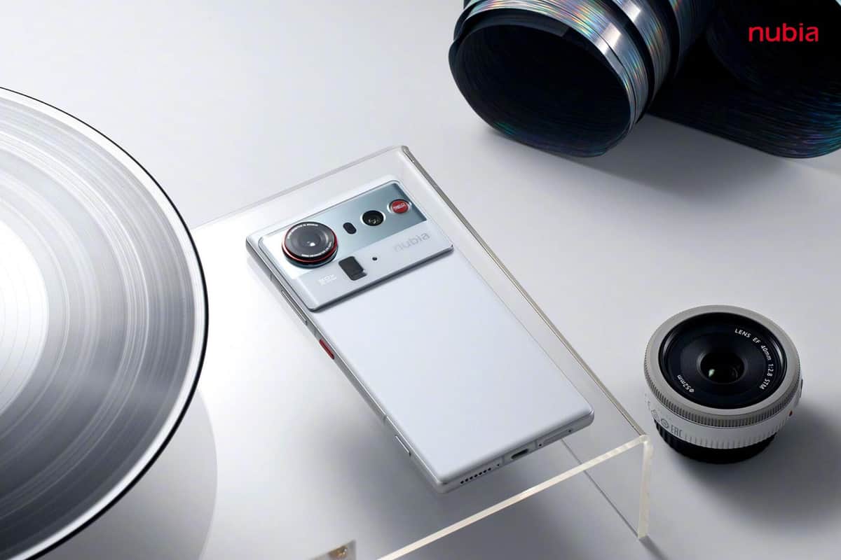 印象的なデザインに先進の機能
