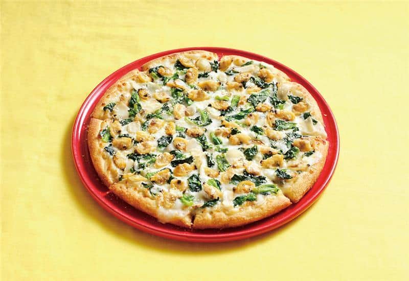 春を感じる旬の食材をクワトロ・ピザで