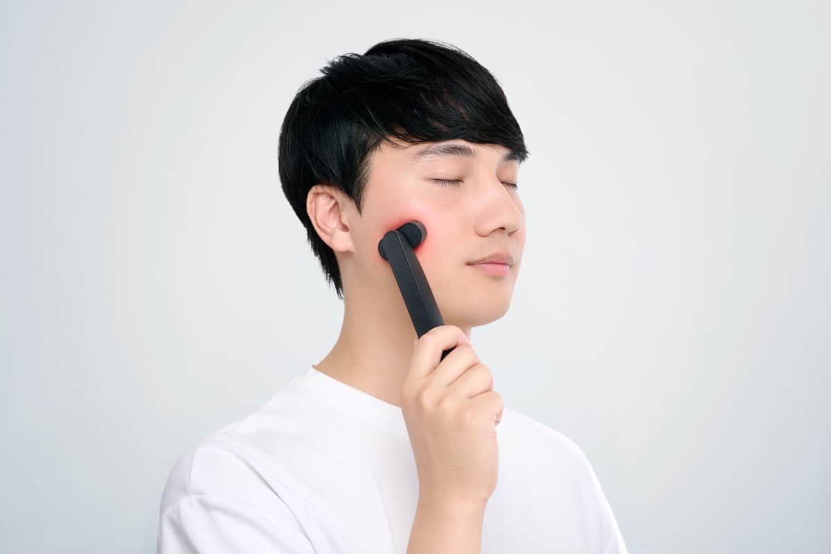 「中周波EMS」が男性の肌にアプローチ
