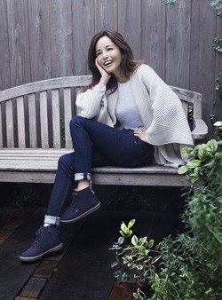 雨の日でもコーディネートを楽しめる 女性用防水スニーカー テルナブーツ Sk Mid デサントから J Cast トレンド