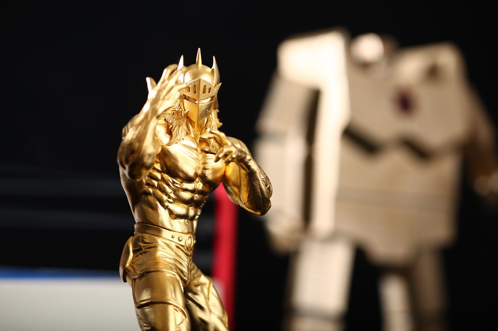 キン肉マン フィギュア 2体セット ソルジャー ケビンマスク キン肉マン2世」の「ケビンマスク」フィギュア 純金箔仕様も: J-CAST